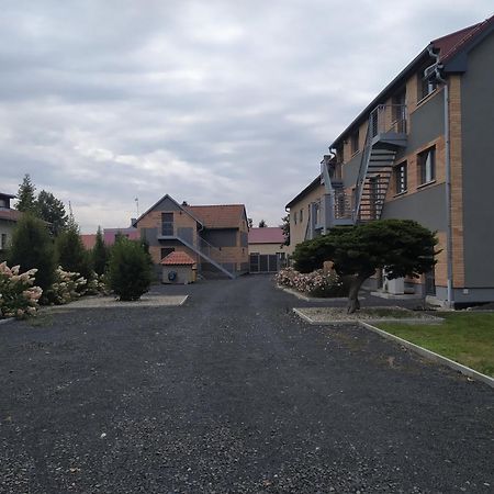 Ubytovani Na Statku Racice Exterior photo